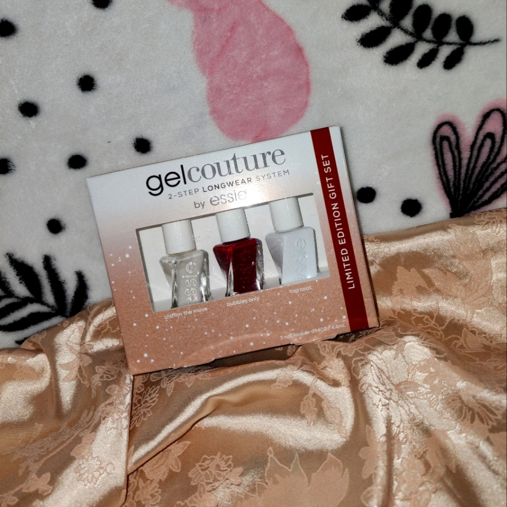 ♥️Essie♥️ gelcouture gift set